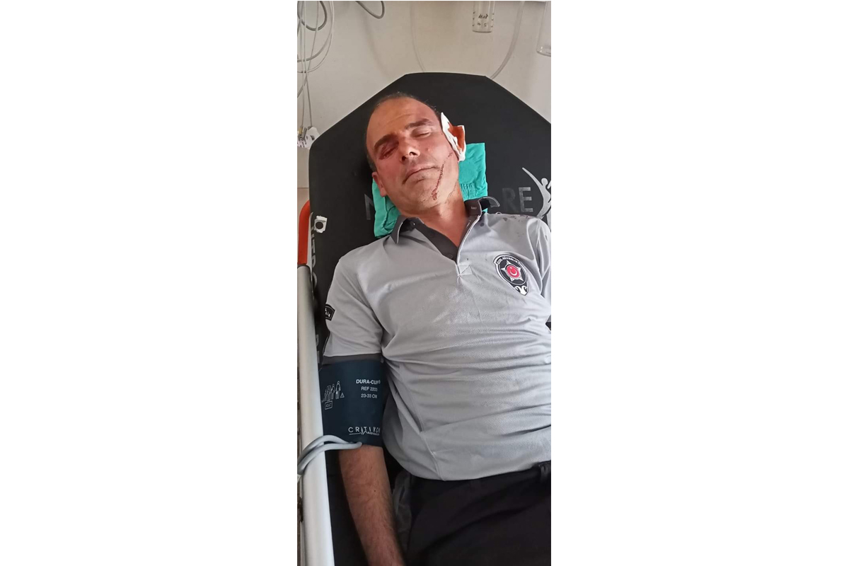 Güvenlik görevlisi hasta yakınları tarafından feci bir şekilde darp edildi